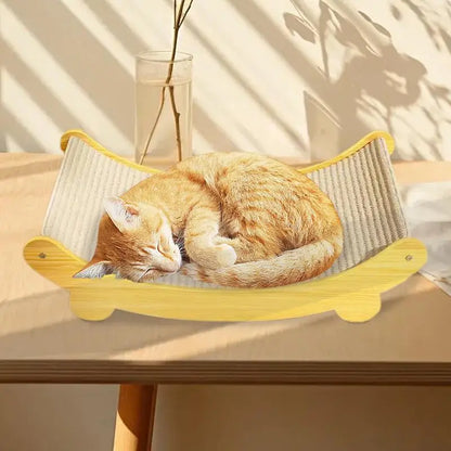 サイザル麻 爪とぎベッドの上で眠る猫